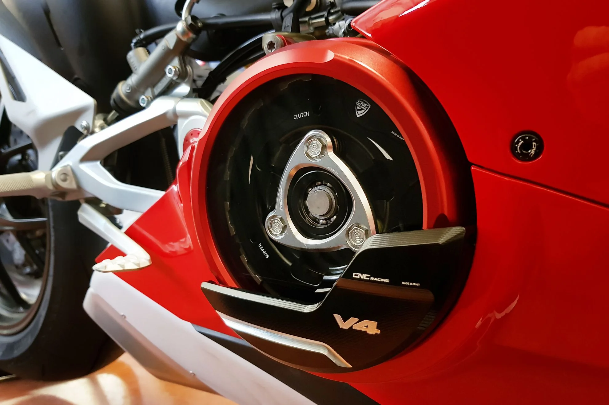 Aluminium Kupplung Protektor Schutzabdeckung CNC Racing Ducati Panigale V4/S (25-26) PR310 - Image 3