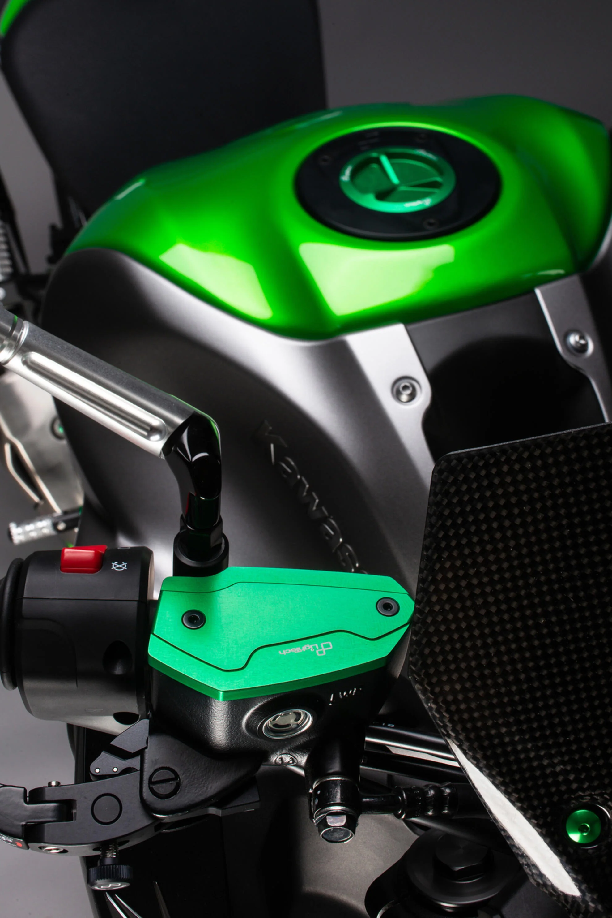 Ausgleichsbehälter-Deckel Vorne LighTech Kawasaki ZX-4 RR (23-25) FBC16 - Image 7