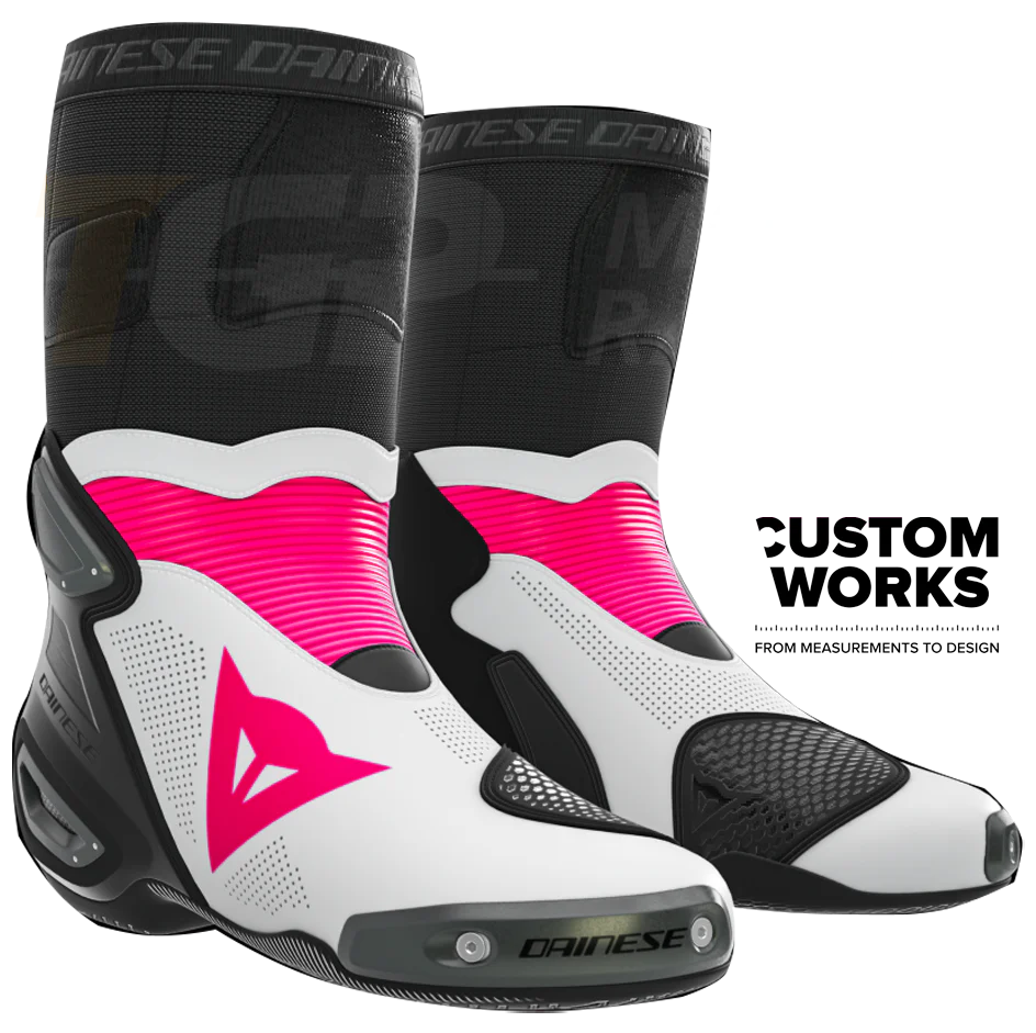 Dainese Axial 2 Air Racing und Straßen Motorradstiefel | Herren | Fuxia / Weiß | Custom Works