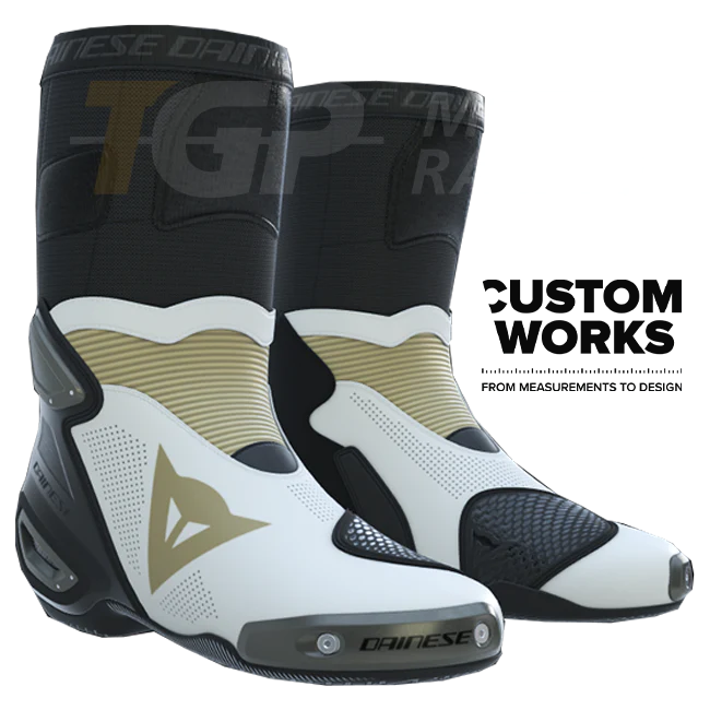 Dainese Axial 2 Air Racing und Straßen Motorradstiefel | Herren | Perlweiß / Magnesium | Custom Works