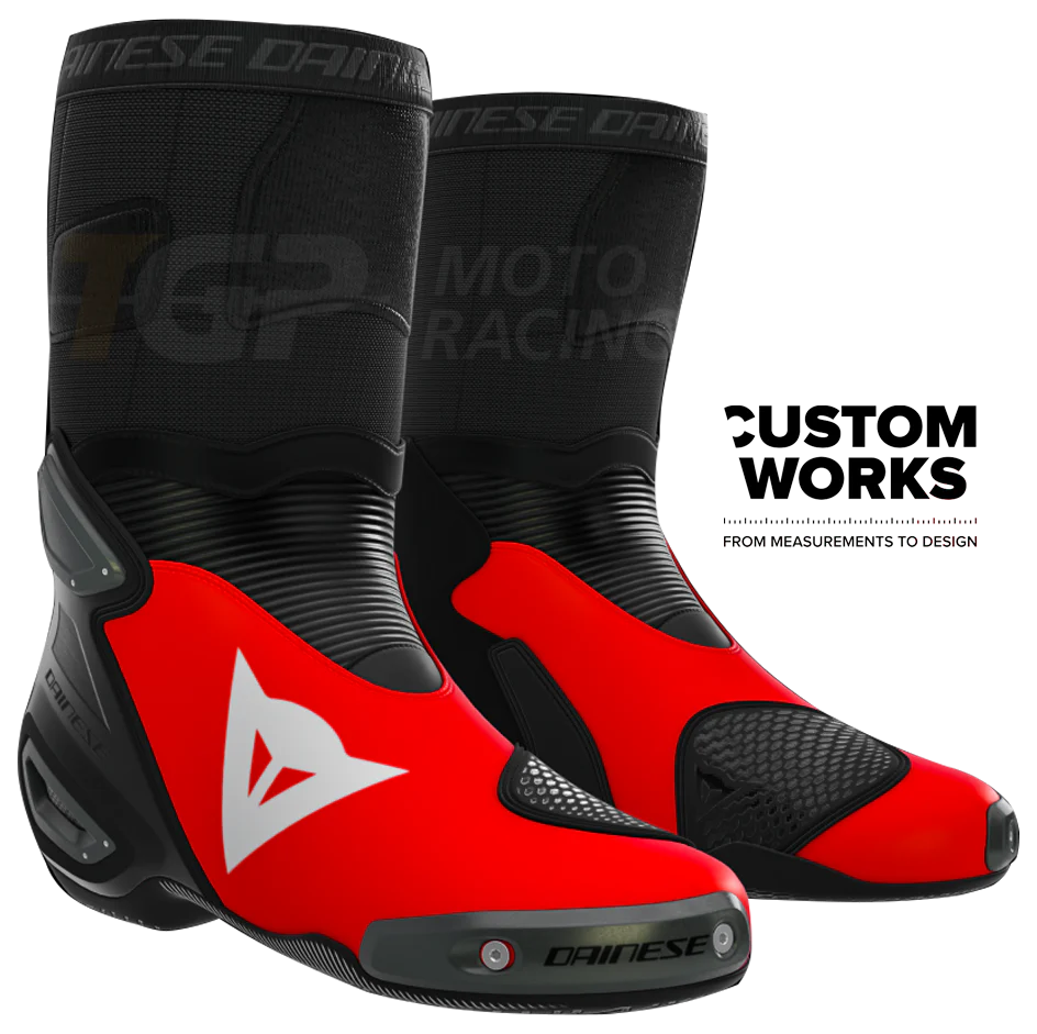Dainese Axial 2 Racing und Straßen Motorradstiefel Marco Bezzecchi Replica 2026 | Herren | Fluo Rot / Schwarz | Custom Works