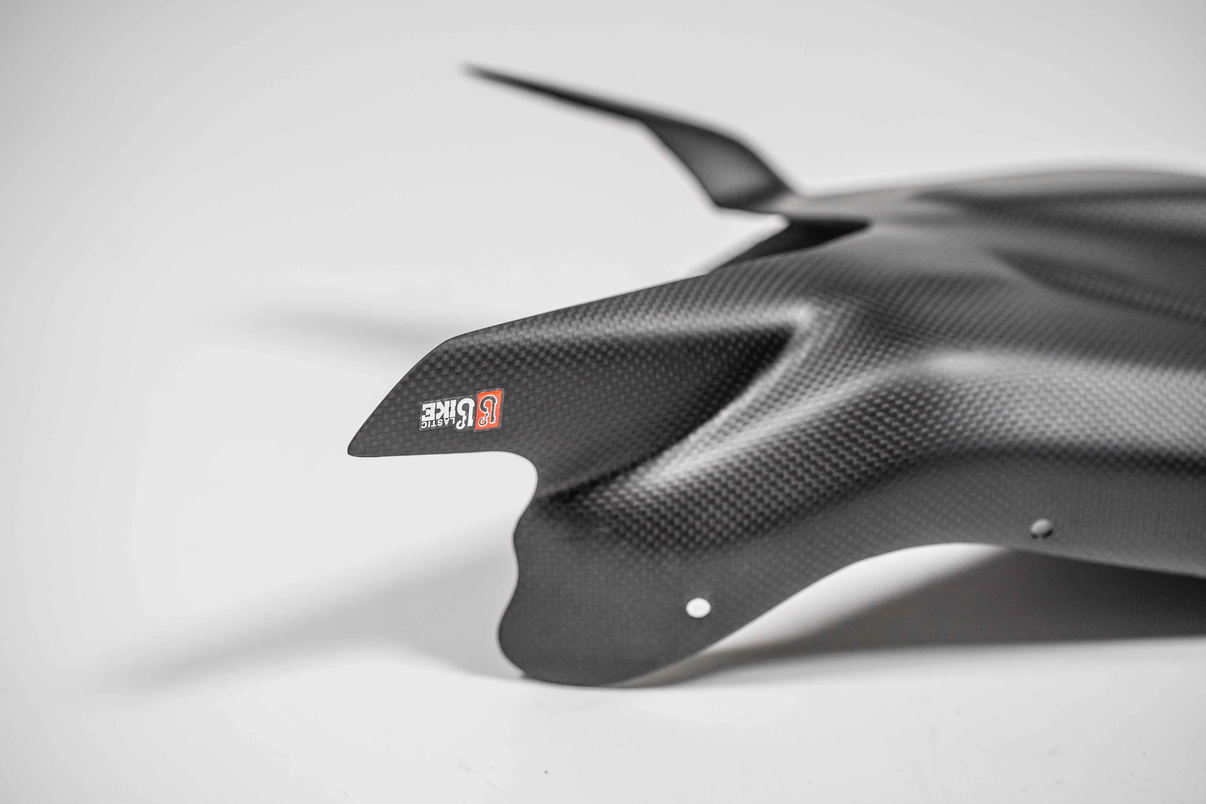 Schwingenabdeckung Carbon PlasticBike Ducati Panigale V2 955 (20-24) - Image 5
