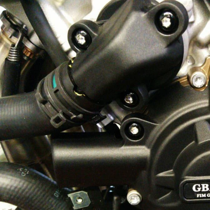 Wasserpumpen Protektor Schutzabdeckung GBRacing BMW M1000RR K66 (21-26) - Image 3